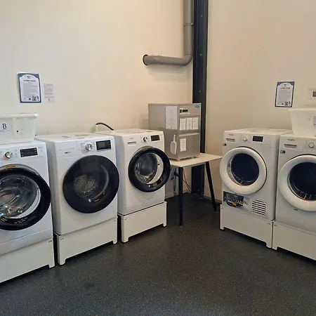 ビー アパートホテル ケネディー 4*