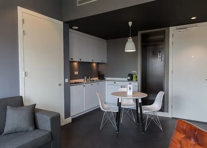 B-aparthotel Kennedy 4*