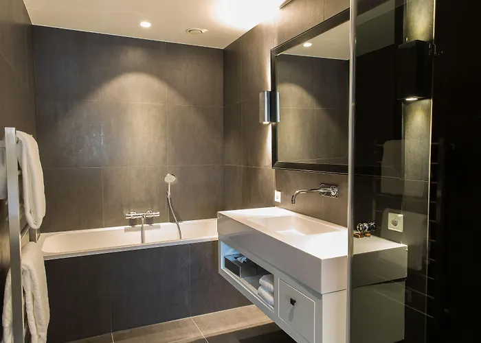 B-aparthotel Kennedy Aparthotel 4*